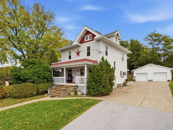 218 S Main Street , Port Byron, IL 61275