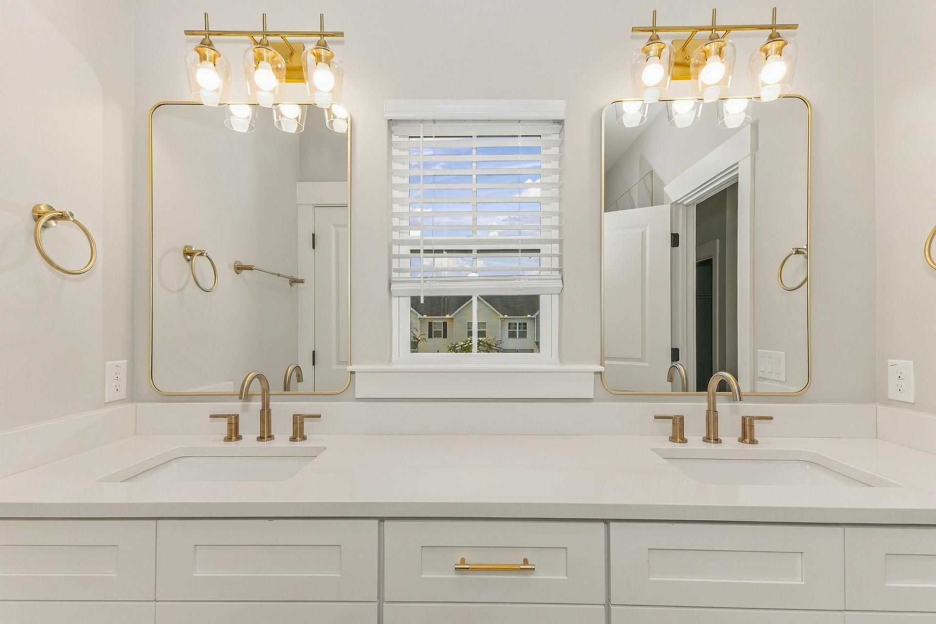 121 Kirkland Street Photo 10