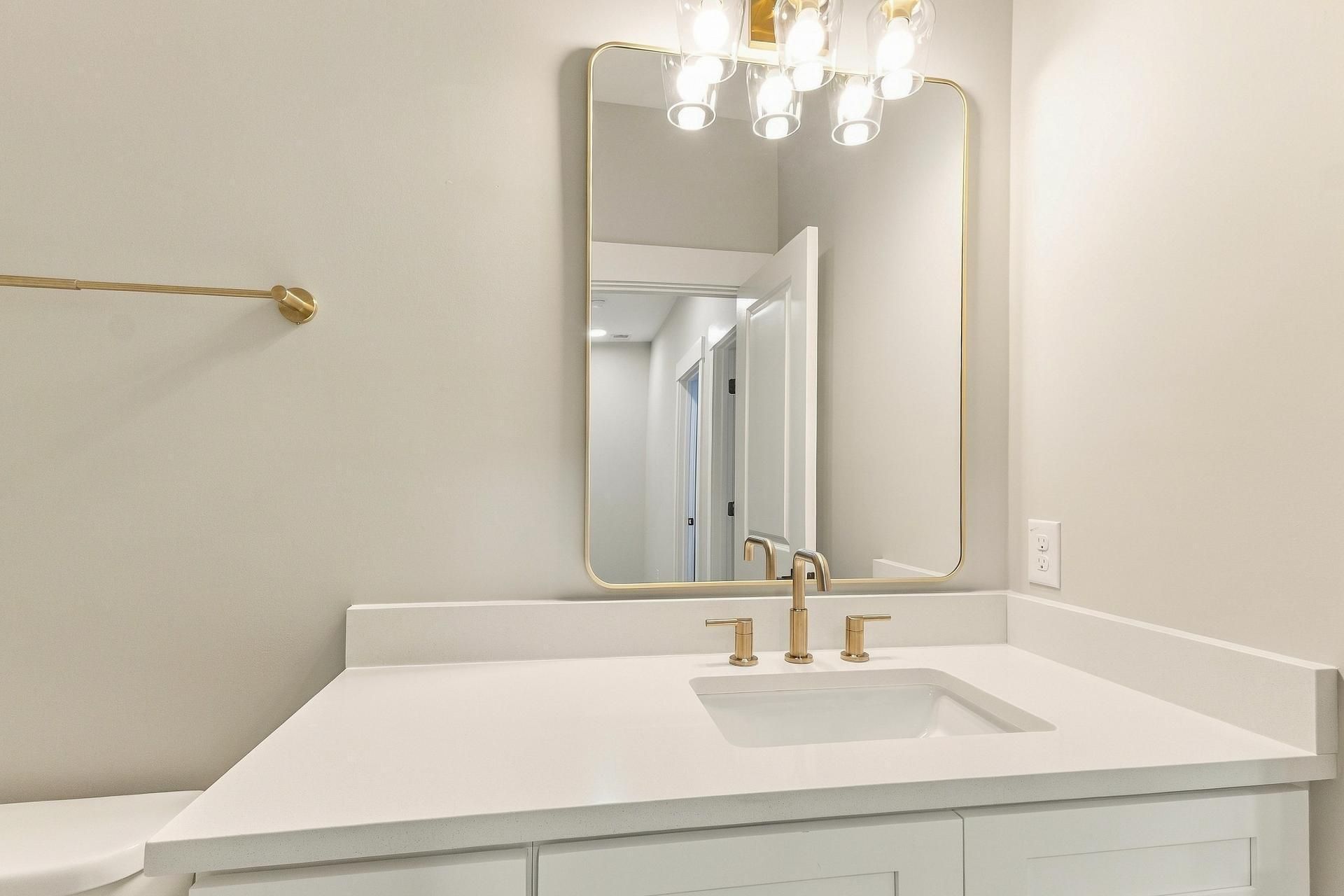 121 Kirkland Street Photo 15