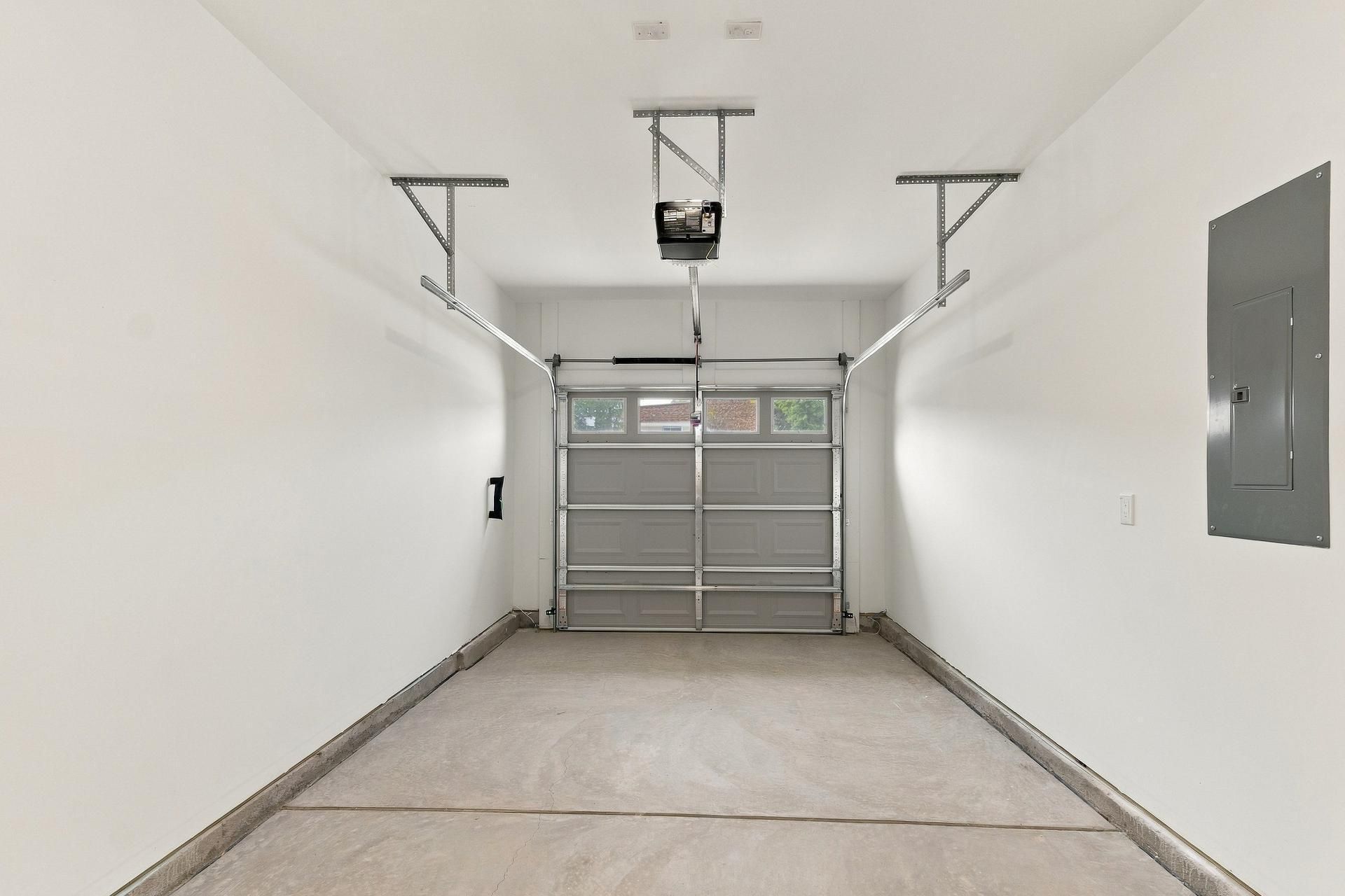 121 Kirkland Street Photo 16