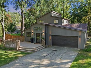 5445 Savoy Drive, Waterford Township, Mi 48327