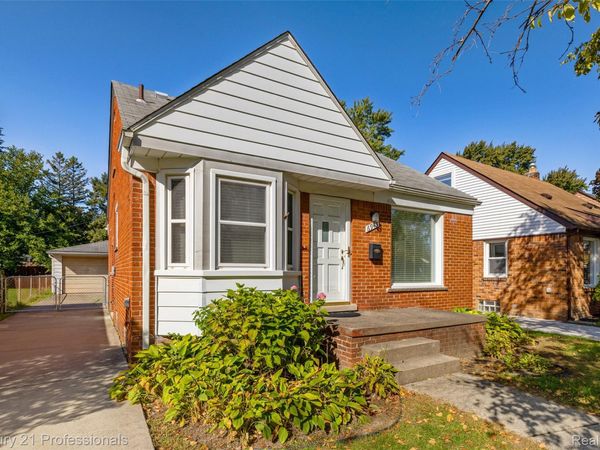 6945 N Vernon Street , Dearborn Heights, Mi 48127