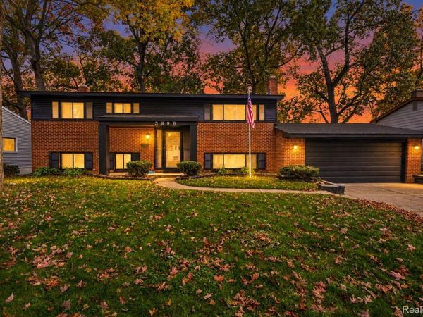 3898 Percy King Road , Waterford Township, Mi 48329