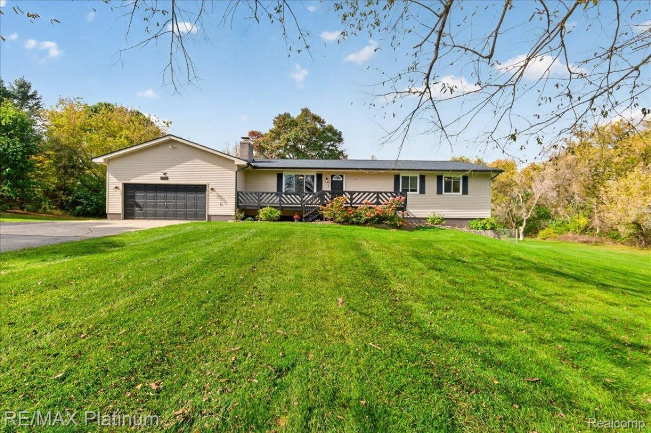 9658 Scholar Drive, Putnam Township, Mi 48169 Main Photo