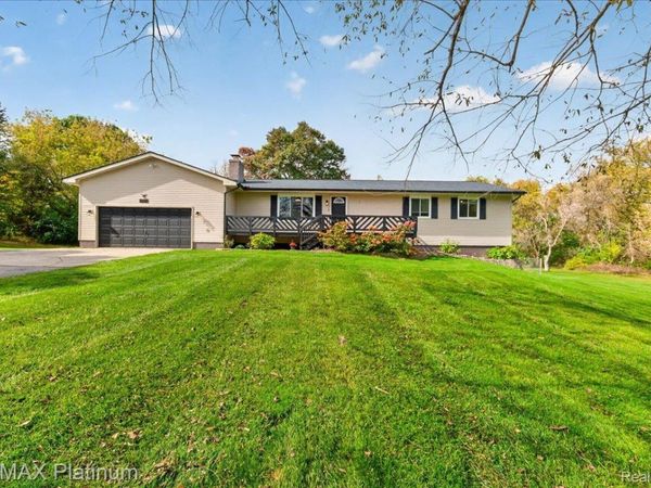 9658 Scholar Drive, Putnam Township, Mi 48169