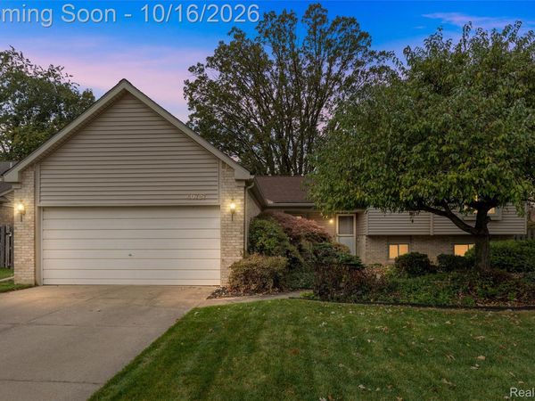 40727 Kraft Drive, Sterling Heights, Mi 48310