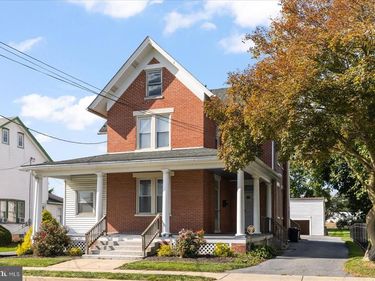 1625 STATE STREET, EAST PETERSBURG, PA 17520