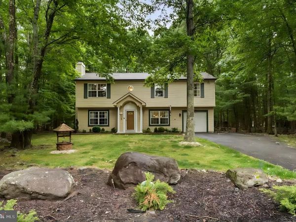 4113 ASHWOOD LANE , EAST STROUDSBURG, PA 18301