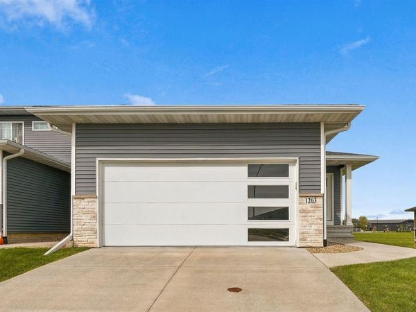 1203 Loren Drive, Cedar Falls, IA 50613