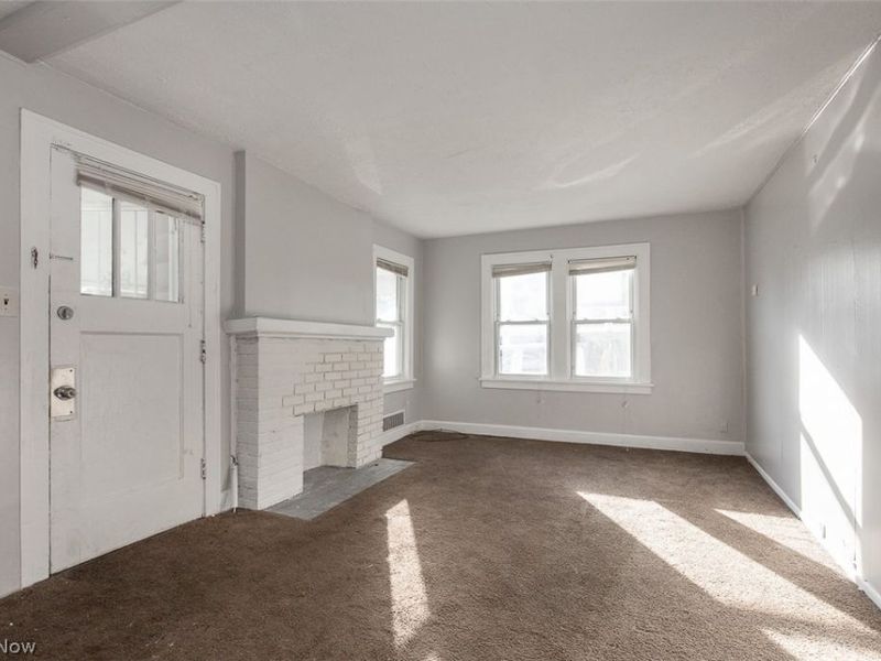 18761 Raymond Street, Maple Heights, OH 44137 Photo 2