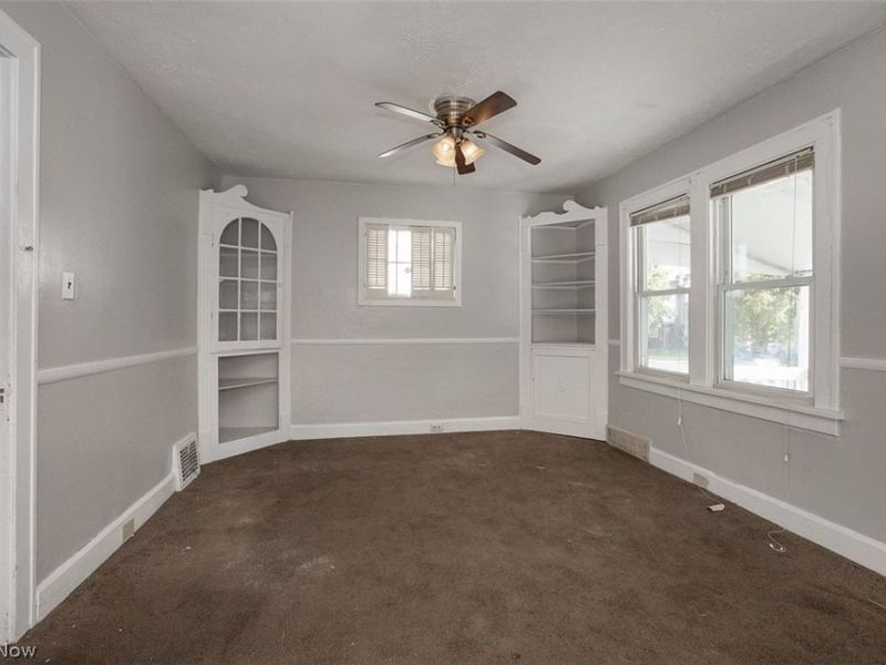 18761 Raymond Street, Maple Heights, OH 44137 Photo 4
