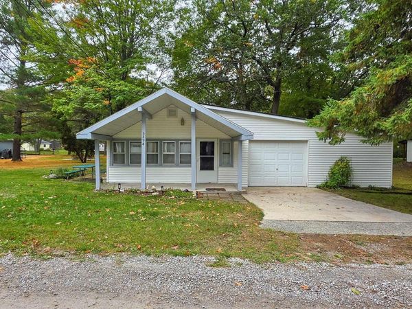 5394 14th Street E, Au Gres, MI 48703