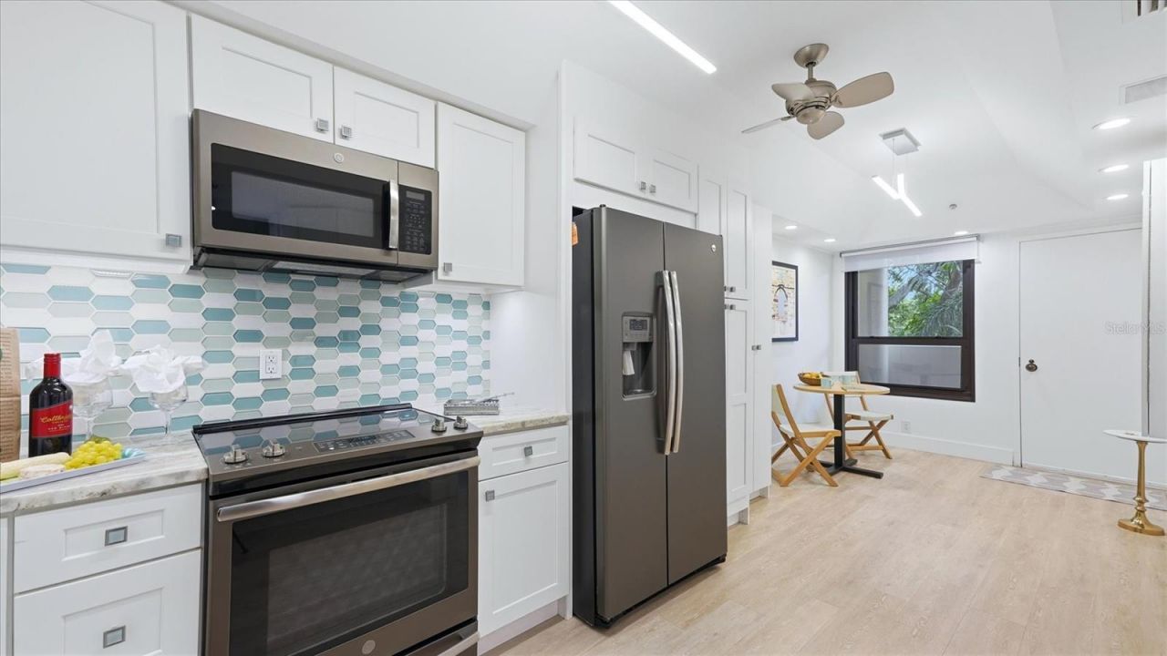 1255 N Gulfstream Avenue, Unit 204, Sarasota, FL 34236 Photo