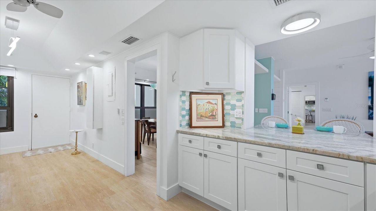 1255 N Gulfstream Avenue, Unit 204, Sarasota, FL 34236 Photo