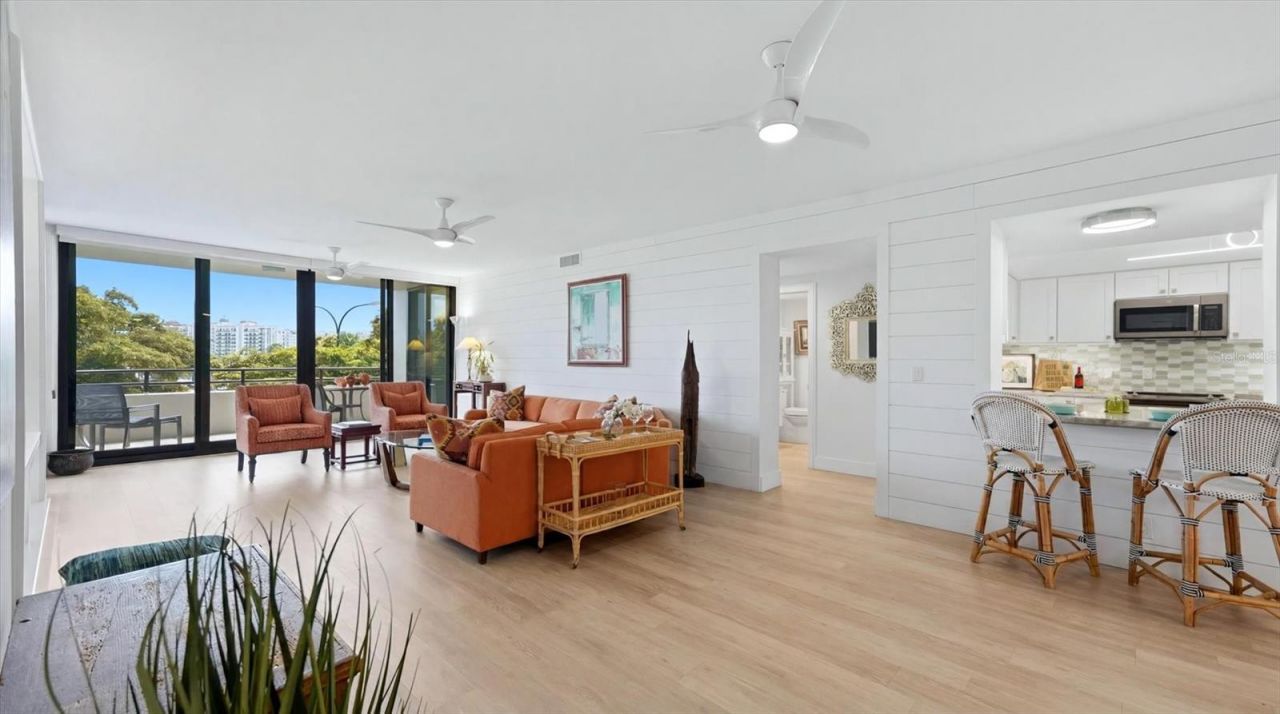 1255 N Gulfstream Avenue, Unit 204, Sarasota, FL 34236 Photo