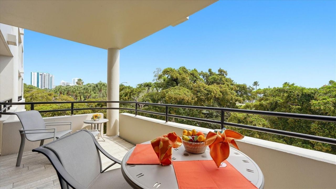 1255 N Gulfstream Avenue, Unit 204, Sarasota, FL 34236 Photo