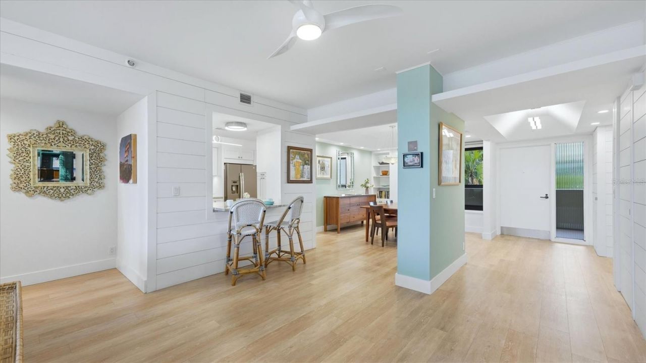 1255 N Gulfstream Avenue, Unit 204, Sarasota, FL 34236 Photo