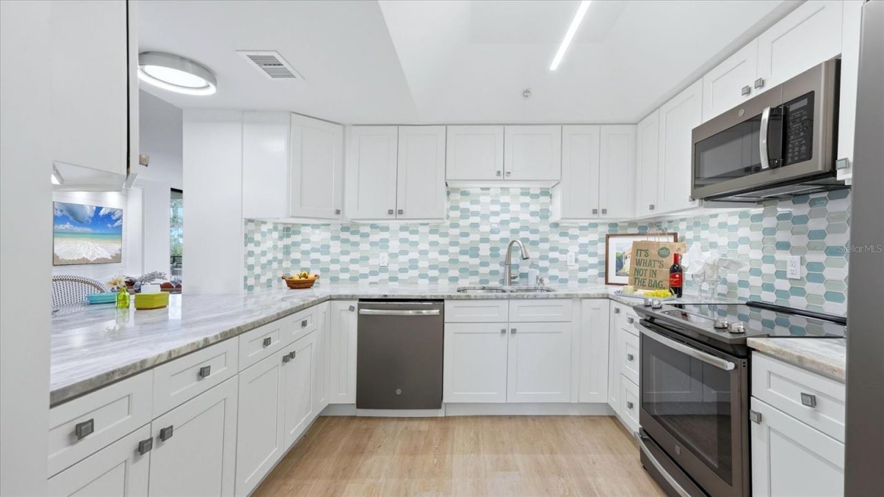 1255 N Gulfstream Avenue, Unit 204, Sarasota, FL 34236 Photo