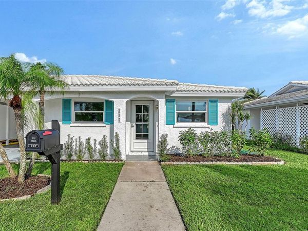693 SPANISH DRIVE N, Unit 24, LONGBOAT KEY, FL 34228