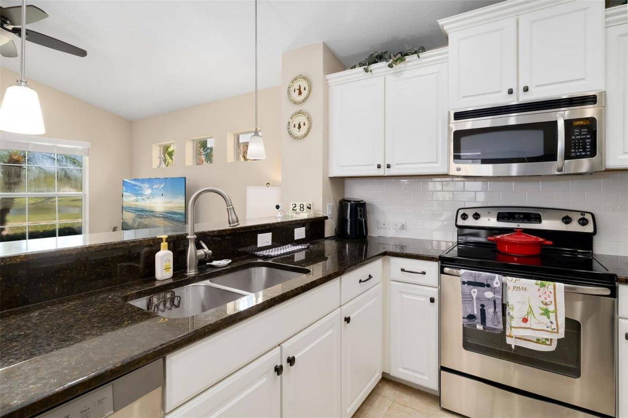 6417 Pine Breeze Run, Sarasota, FL 34243 Photo