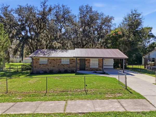 330 BROOKLYN AVENUE, ORANGE CITY, FL 32763