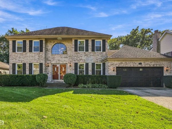 1200 Prairie Drive , Algonquin, IL 60102