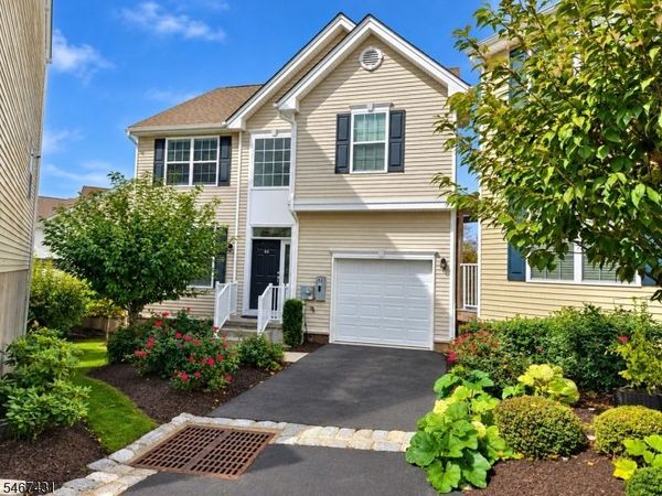 86 Sowers Dr, Mount Olive, NJ 07840
