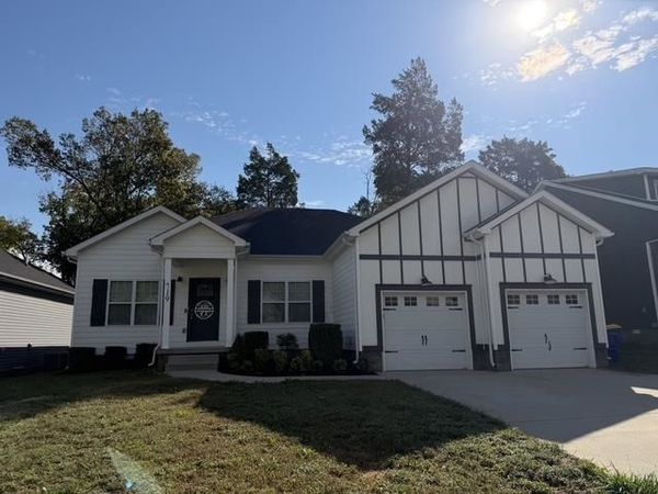719 Red Maple Street , Bowling Green, KY 42101