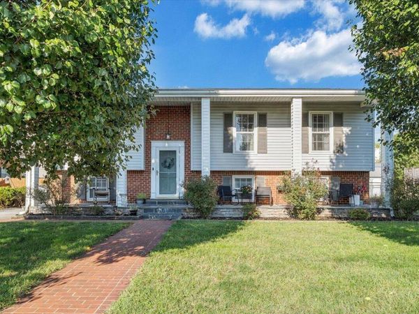 453 Stoneacres DR , Vinton, VA 24179