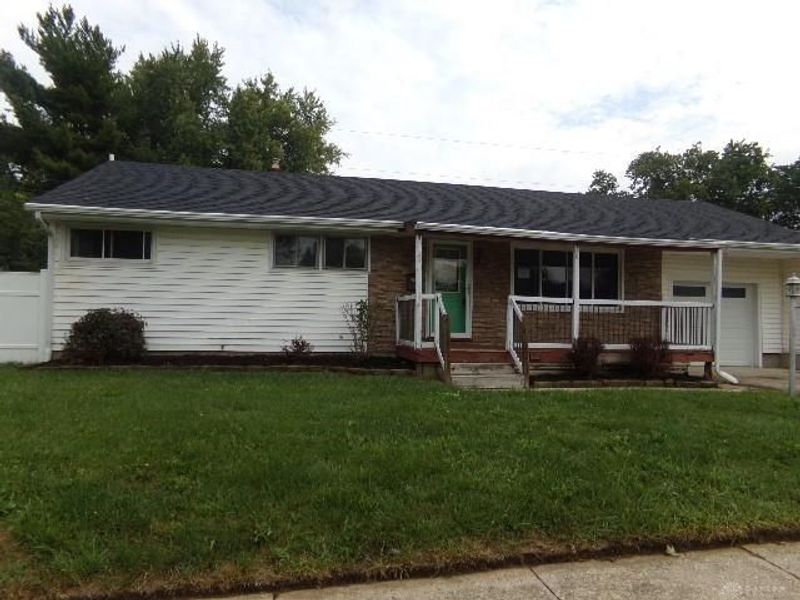 501 Van Tress Drive, Fairborn, OH 45324 Photo 2