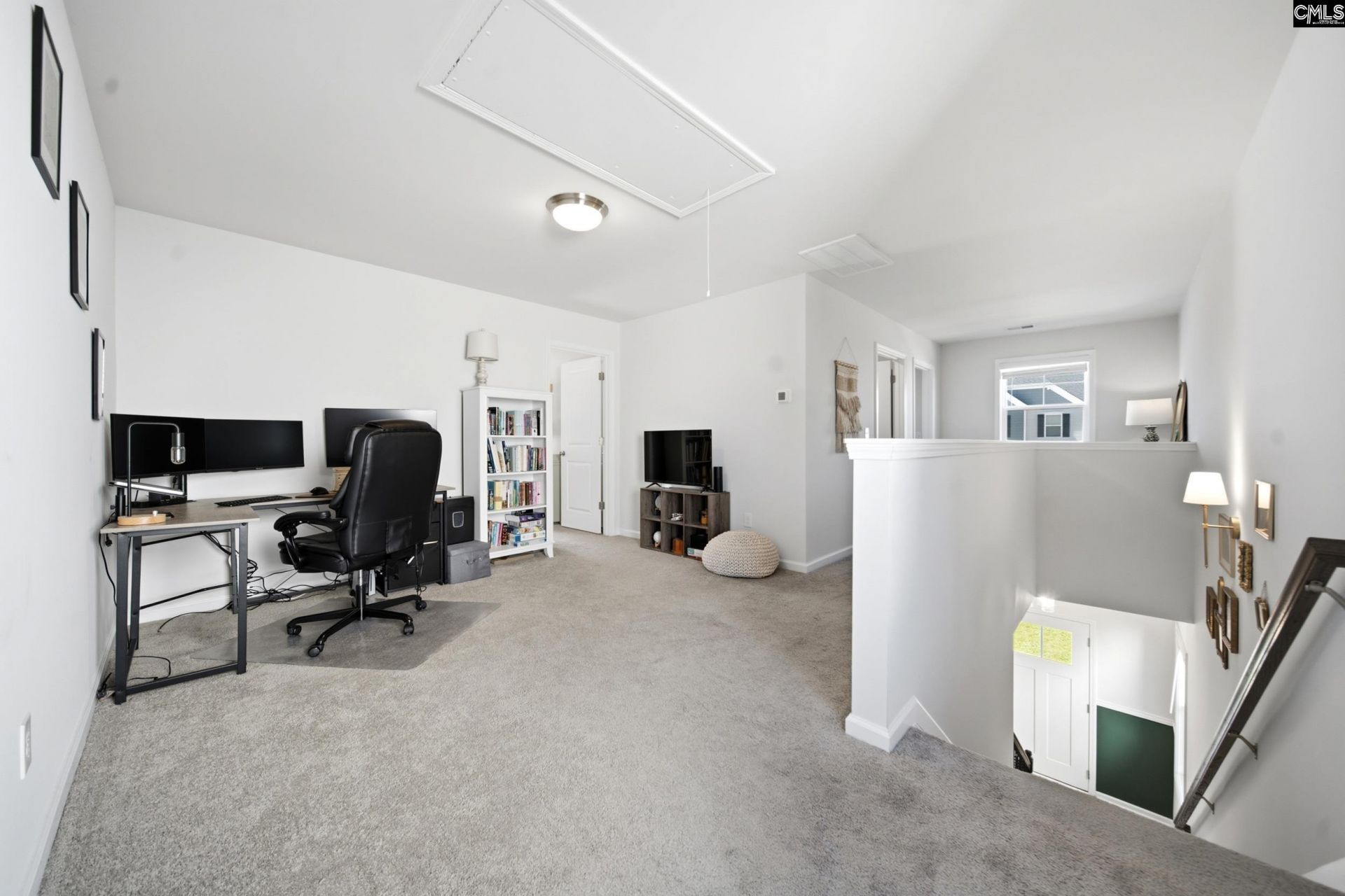 1045 Woodcreek Farms Road  Photo 18