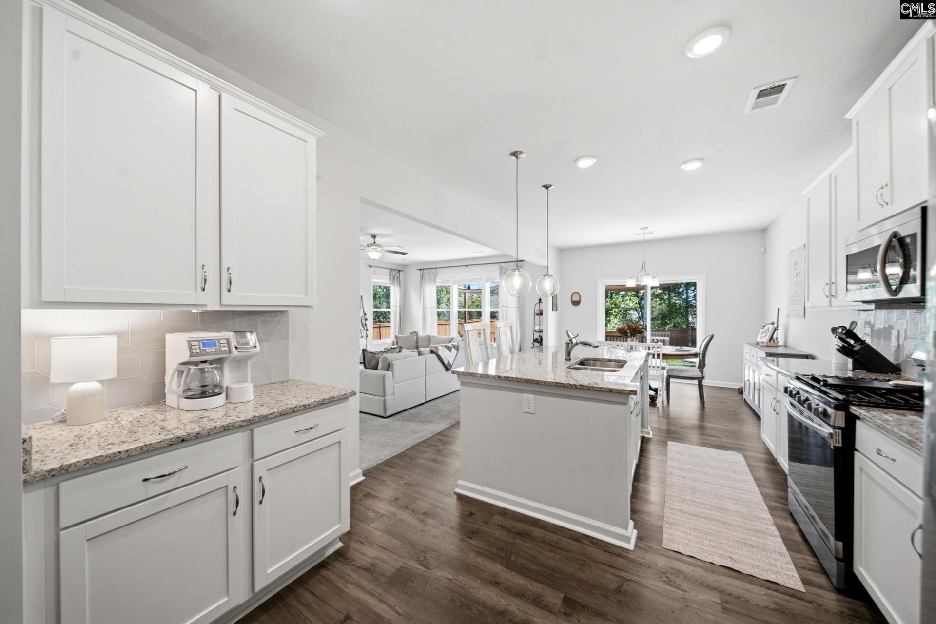 1045 Woodcreek Farms Road  Photo 8