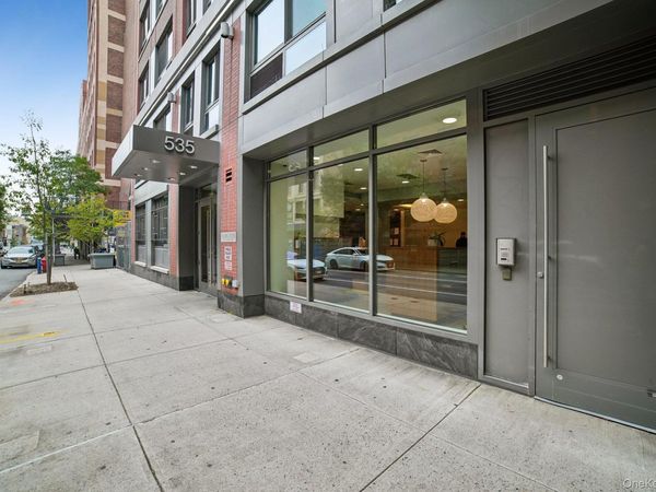535 W 52nd Street , Unit 8D, New York (Manhattan), NY 10019