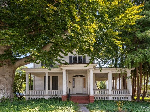 440 1st Street , Greenport, NY 11944