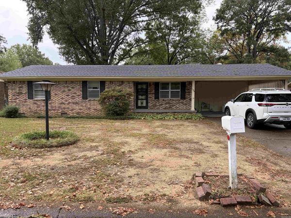 109 Apache , Searcy, AR 72143