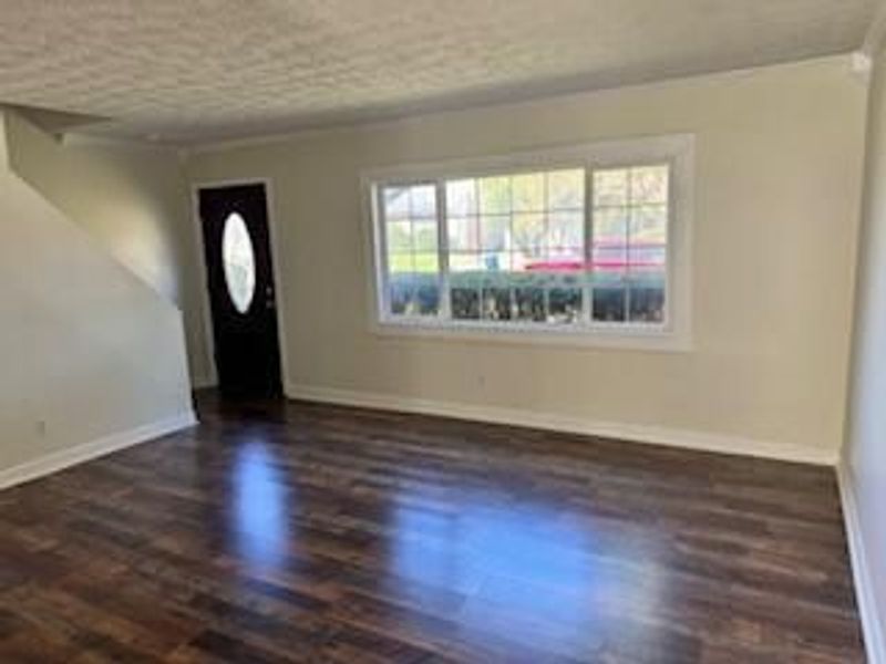 1610 Genoa Place , Columbus, OH 43227 Photo 2