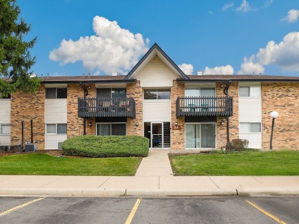 5A Kingery Quarter , Unit 5-104, Willowbrook, IL 60527