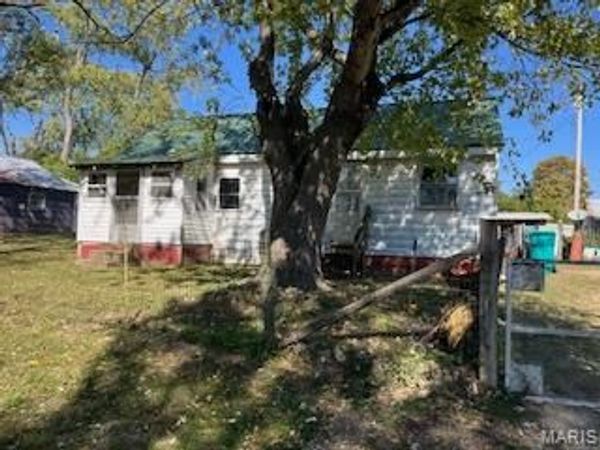 875 Rudolph Street , Bourbon, MO 65441