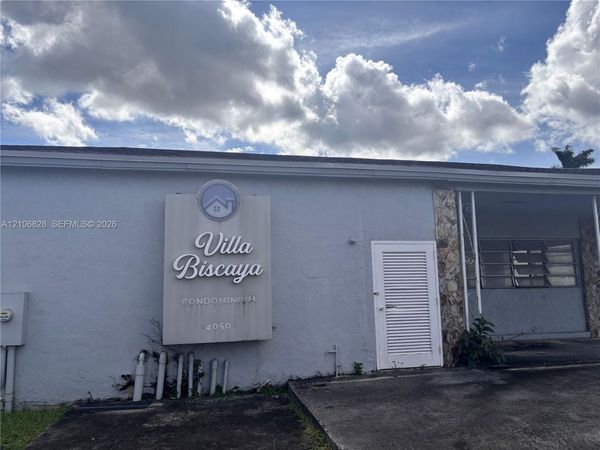4050 NW 135th St , Unit 15-9, Opa-Locka, FL 33054