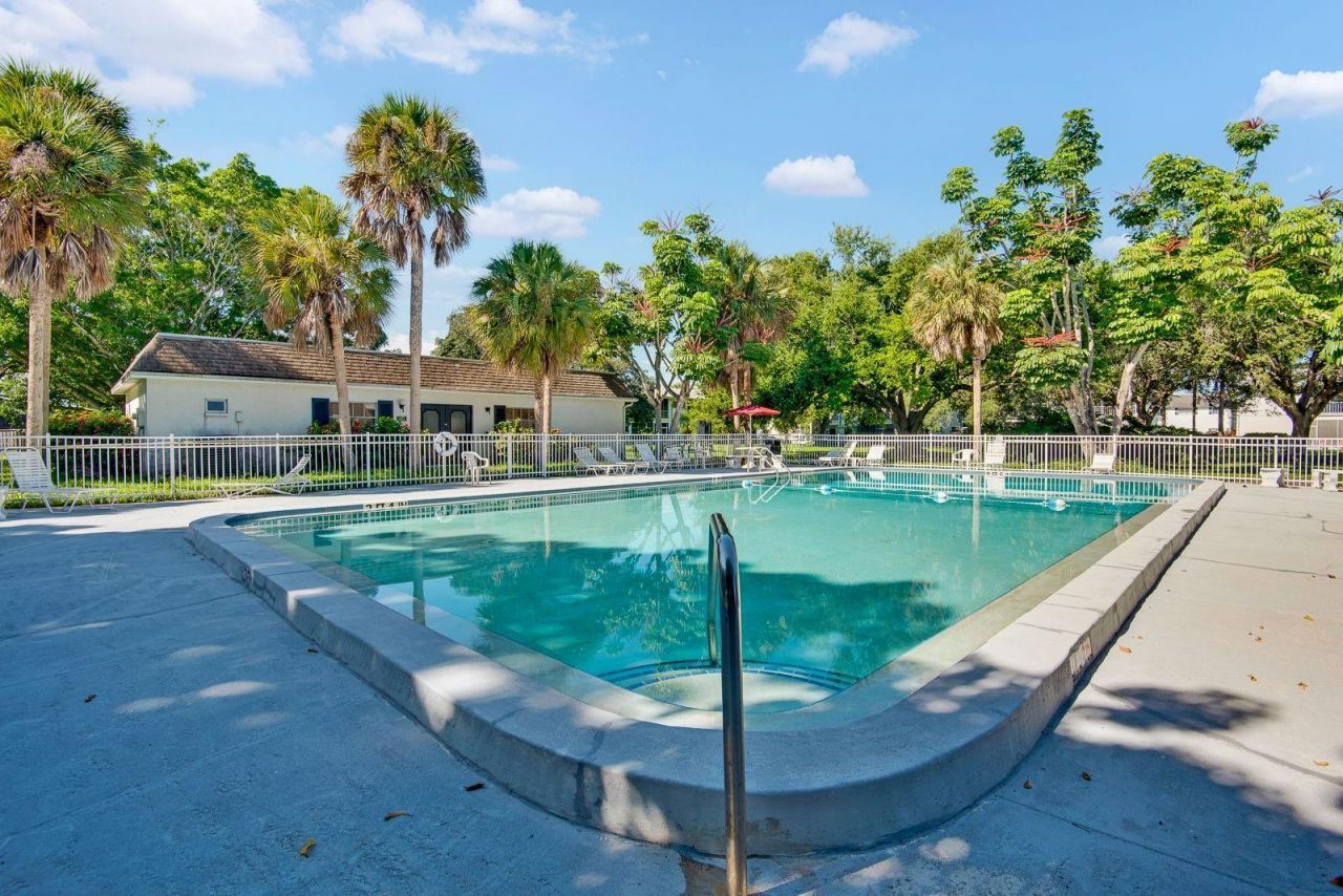4516 3rd Street Circle W, Unit 533, Bradenton, FL 34207 Photo