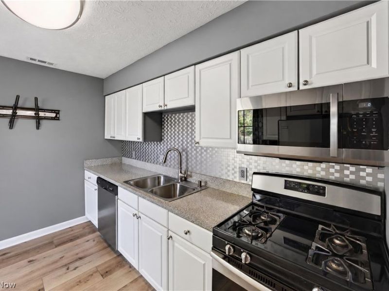 7373 Forsythia Lane, Northfield, OH 44067 Photo 9