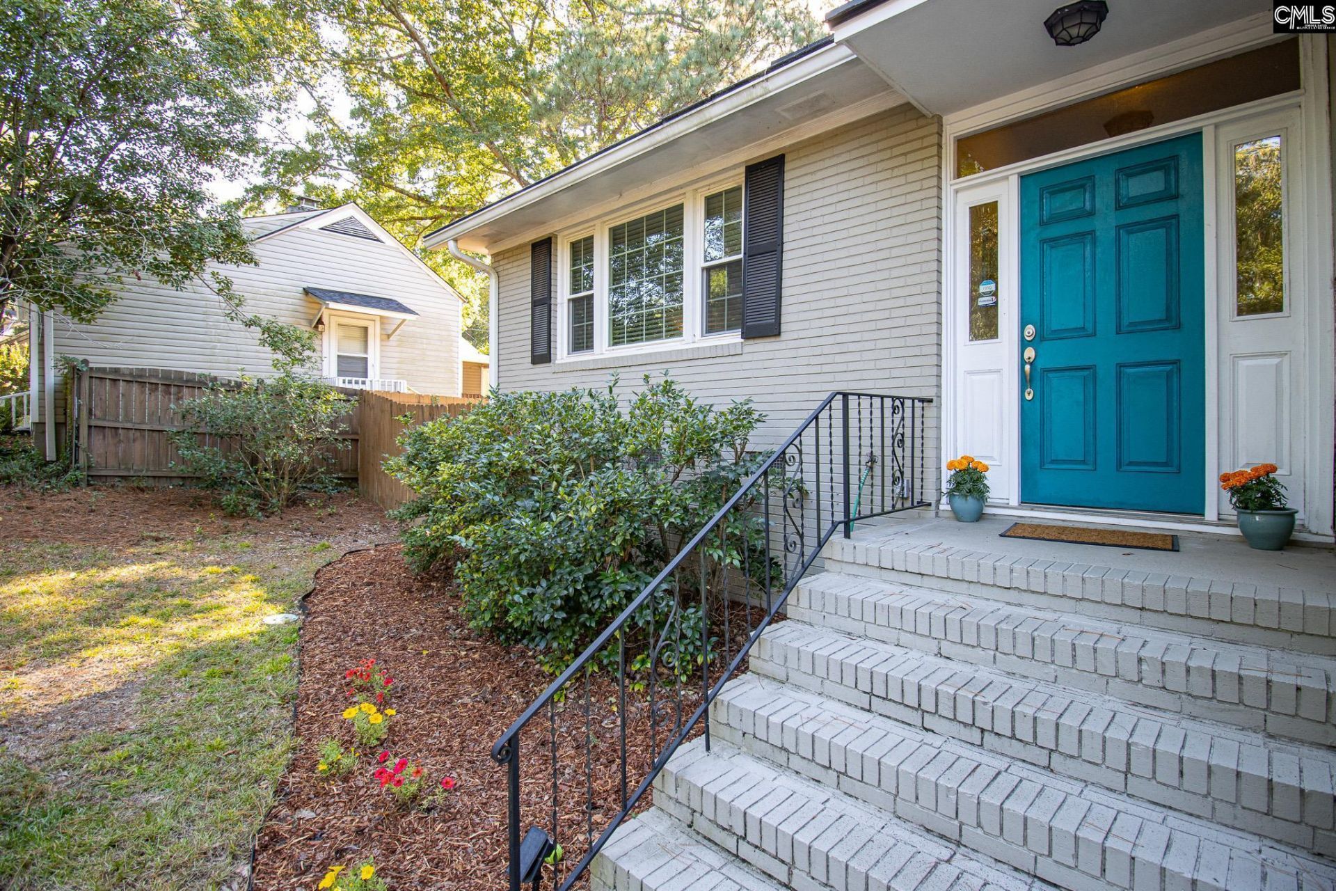 1521 Lonsford Drive  Photo 4