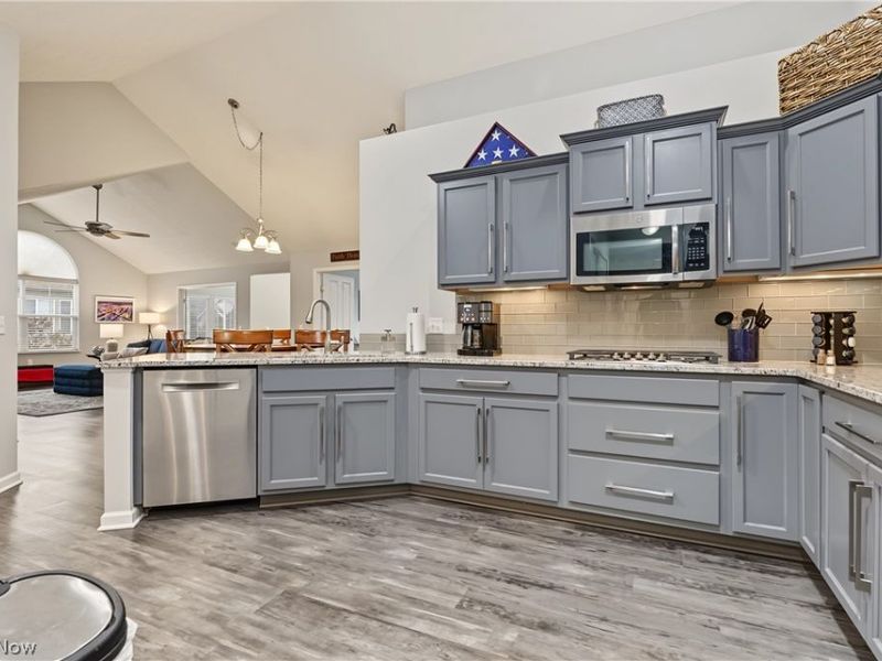1938 Fairways Drive, Streetsboro, OH 44241 Photo 10