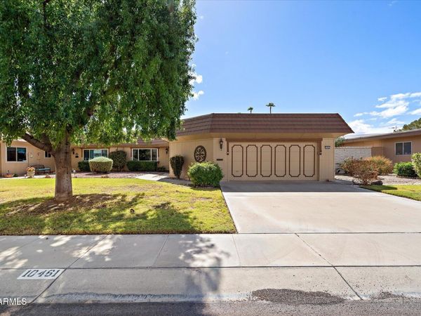 10461 W HUTTON Drive, Sun City, AZ 85351