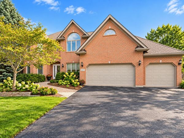 2277 Sutton Drive , South Elgin, IL 60177