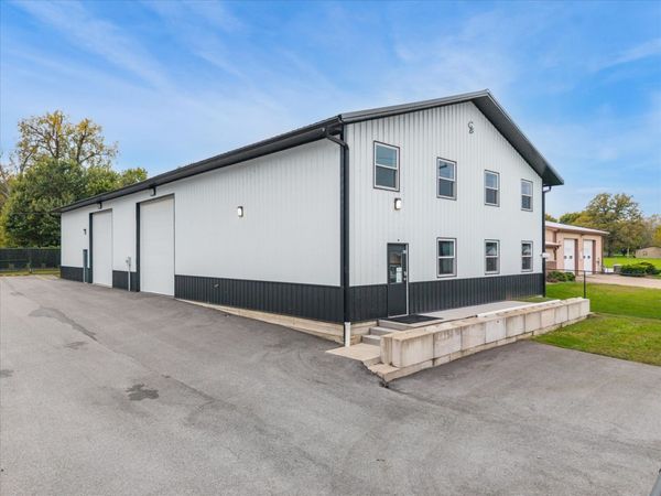 602 2nd Street , Andalusia, IL 61232