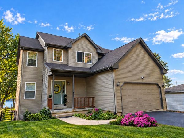 732 Robertson Road , South Elgin, IL 60177
