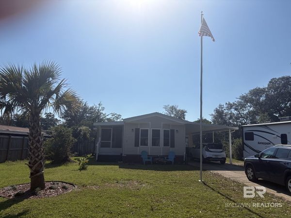1679 Santa Cruz Dr, Lillian, AL 36549