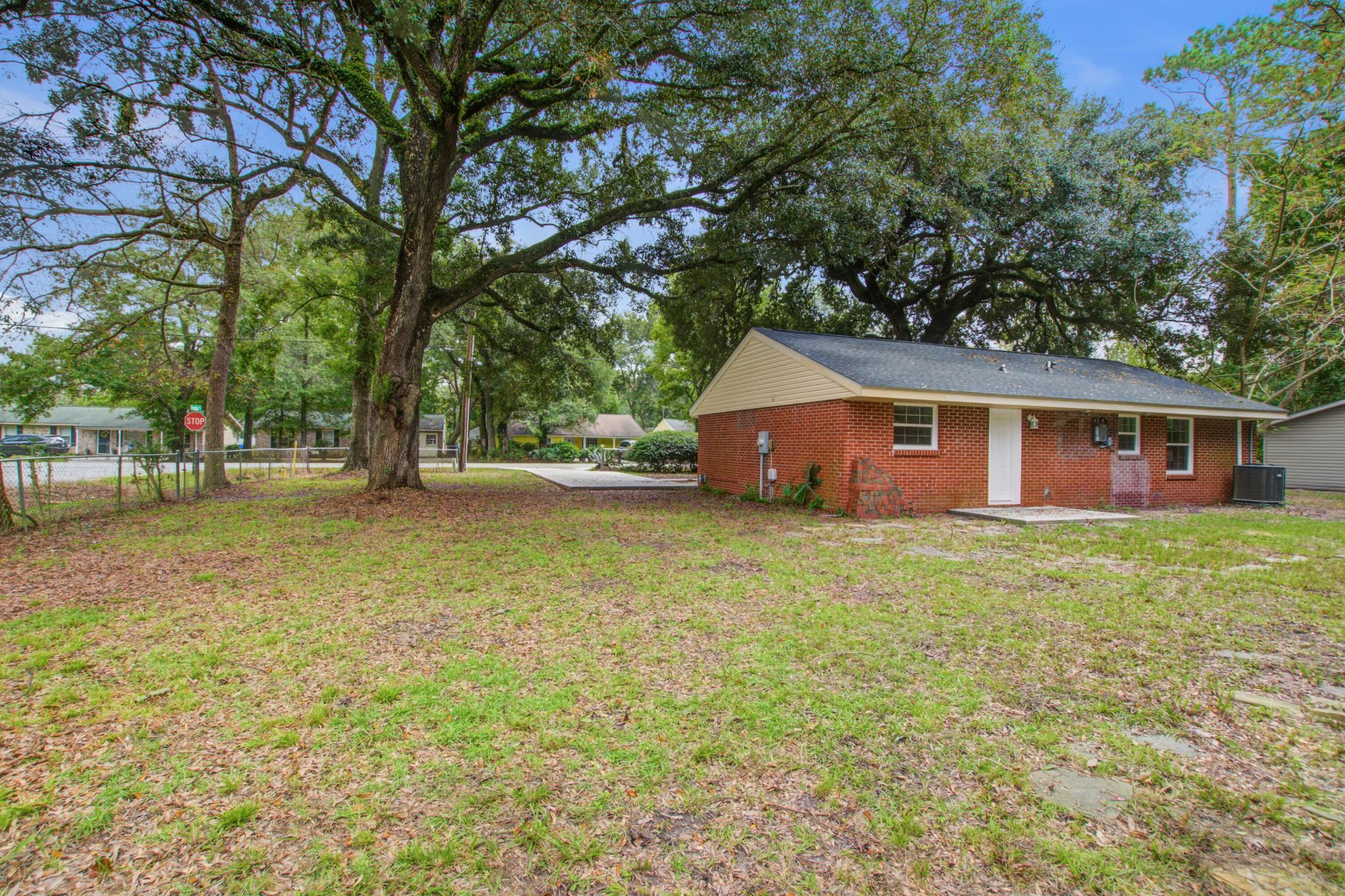 3285 Peyton Street Photo 41