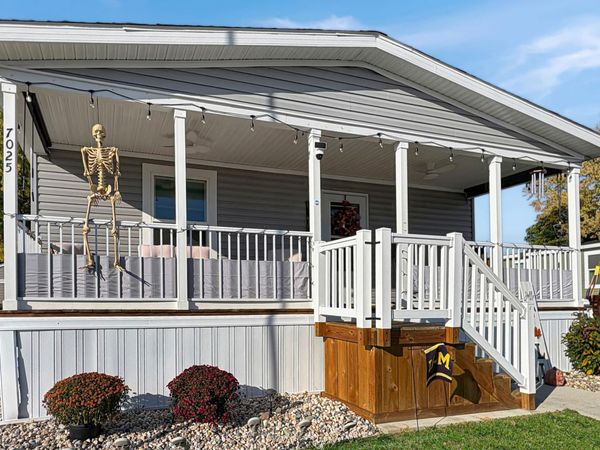 7025 Shamley Avenue NE, Belmont, MI 49306